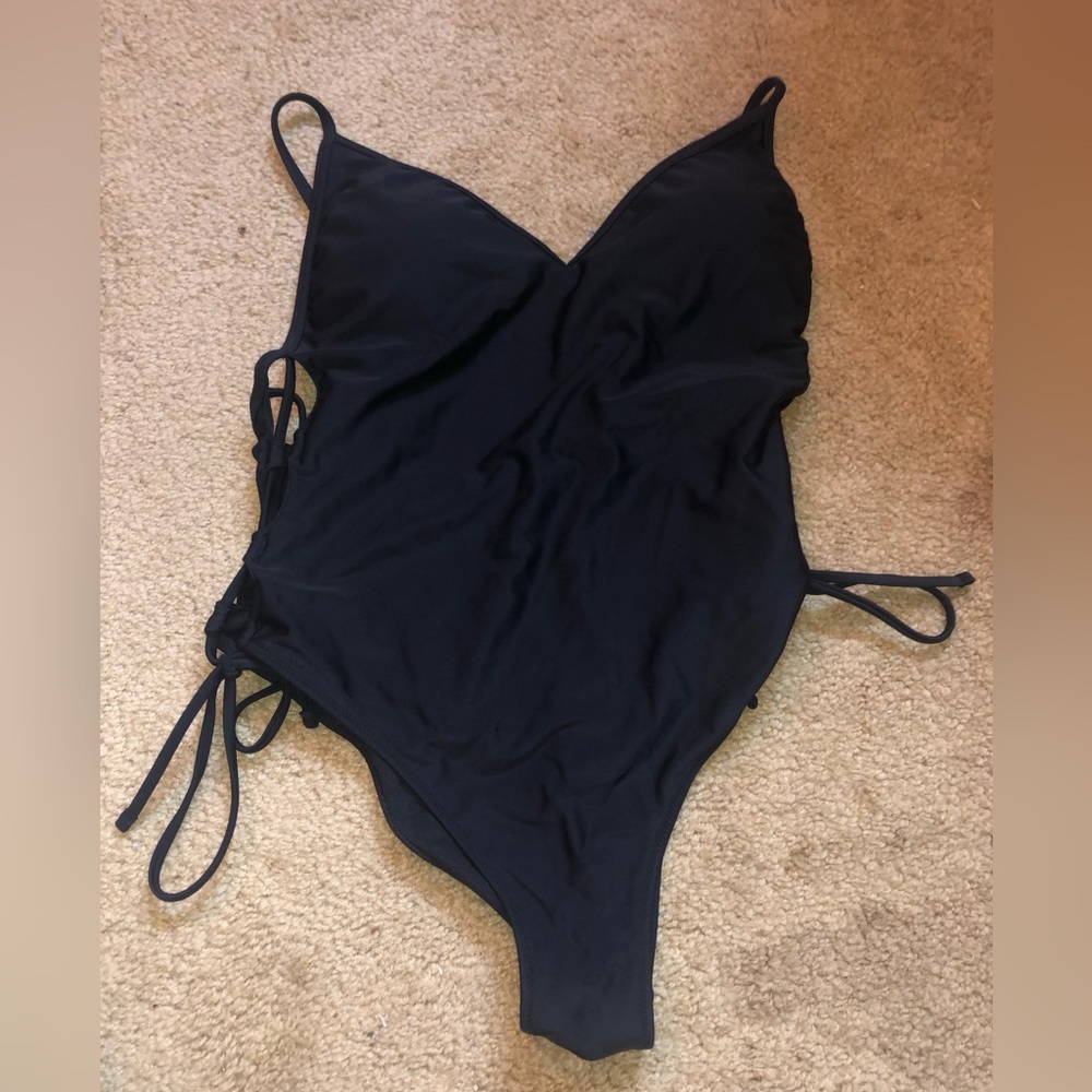 Abercrombie and fitch one piece black baiting suit